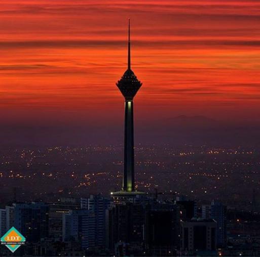 Photo: برج میلاد بر فراز آسمان تهران