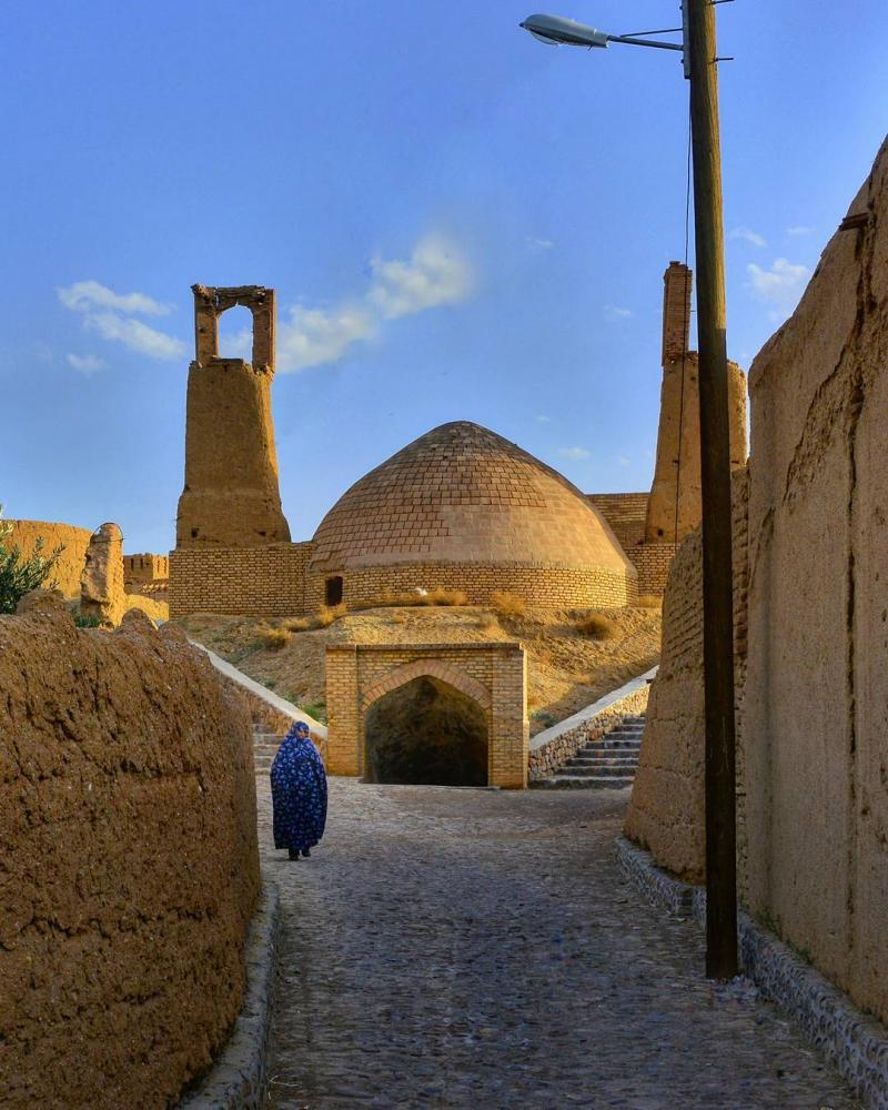 Photo: عکس زیبا ازآب انبار و بادگیرهای قدیمی ، عقدا ، یزد