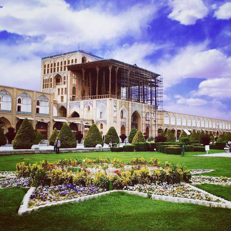 Photo: Ali Qapu Grand Palace in isfahan