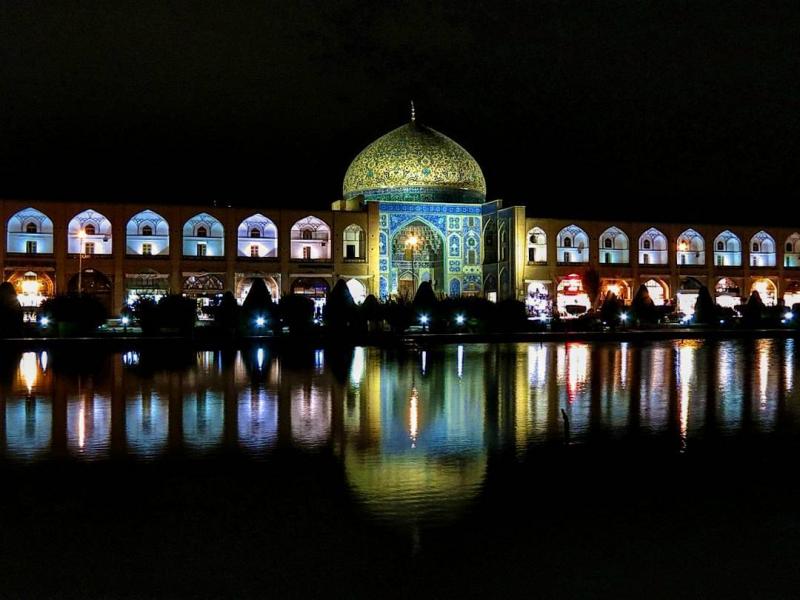 Photo: Naqsh e Jahan Square night , Sheikh Lotfollah Mosque