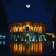 عکس زیبا از باغ شاهزاده کرمان در شب