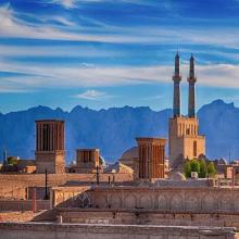 نمایی زیبا از بادگیرها و ساختمان های تاریخی شهر یزد