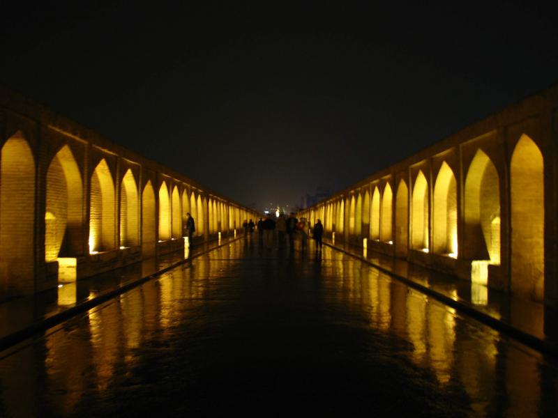 Photo: عکسی از روی پل سی و سه پل در اصفهان