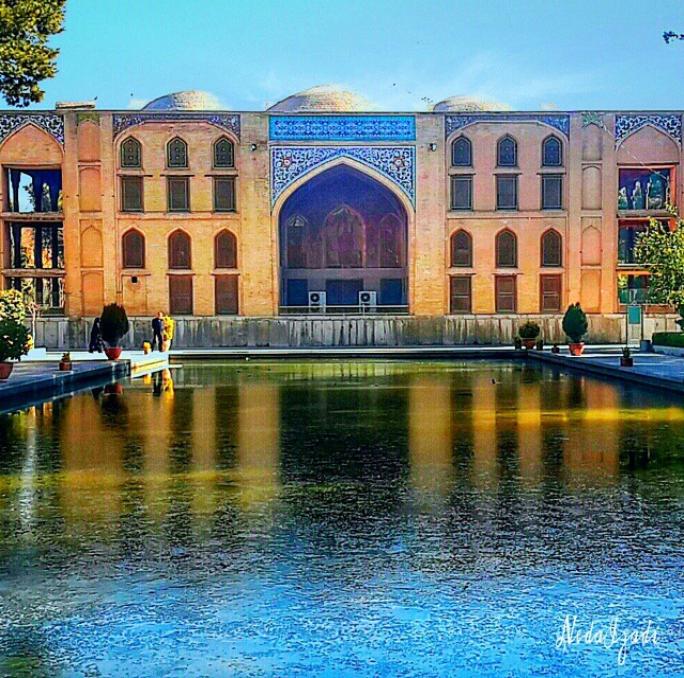 Photo: کاخ چهلستون اصفهان از نمایی دیگر