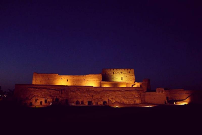 عکس زیبا در شب از نارین قلعه میبد-یزد