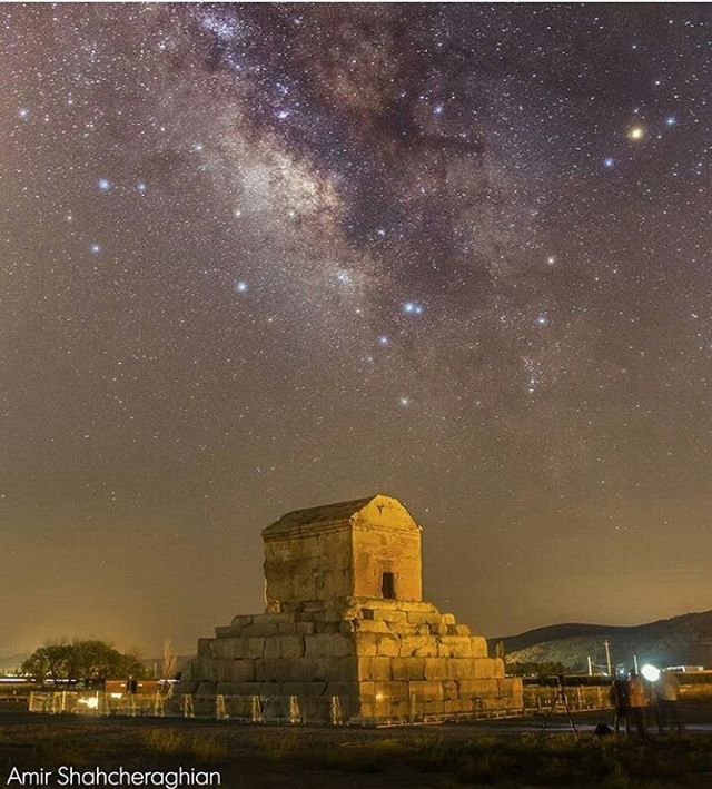 عکسی فوق العاده از آرامگاه کوروش بزرگ ، مرودشت ، فارس