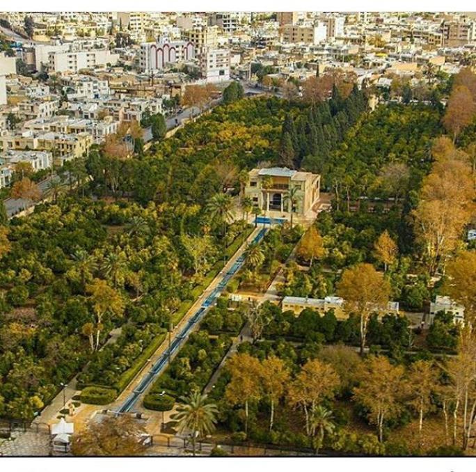 نمایی از بالای باغ دلگشای شیراز