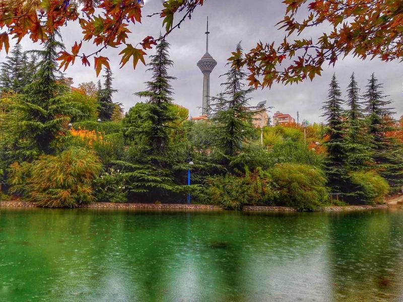 Photo: عکسی بسیار زیبا از برج میلاد میان درختان پارک گفتگو ، تهران