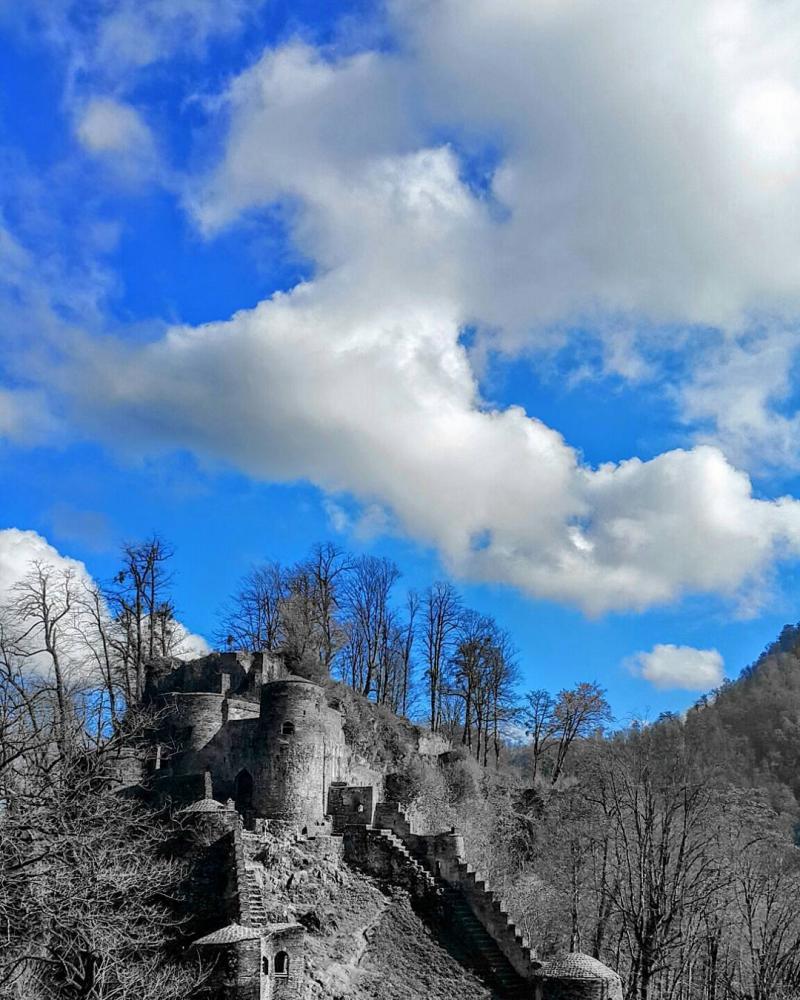 تصویر بسیار زیبایی از قلعه رودخان،فومن