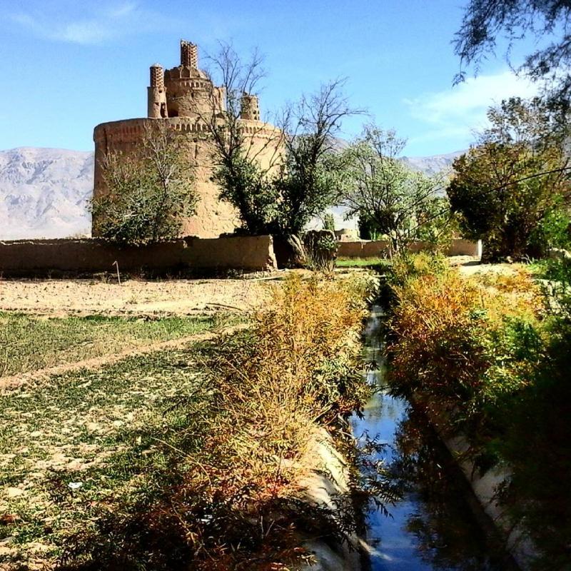 عکسی از قلعه ی تاریخی در قمشه ، اصفهان