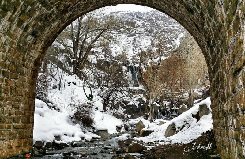 عکس زیبا از آبشار گنجنامه همدان در زمستان