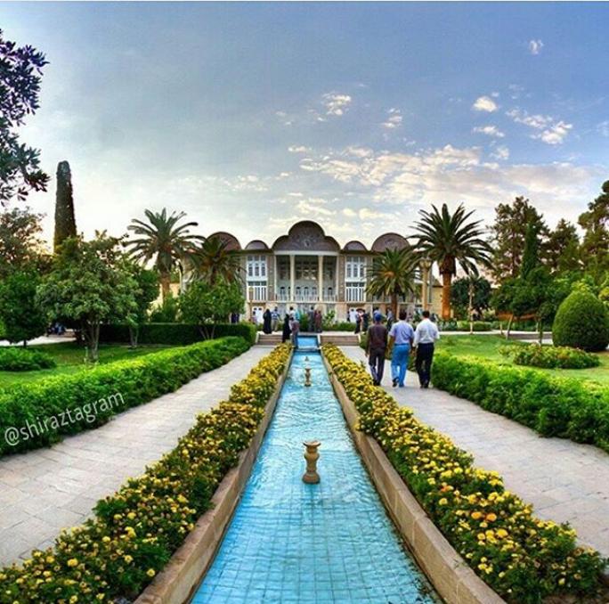 باغ ارم _ باغ گل های رنگارنگ در فصل بهار،شیراز