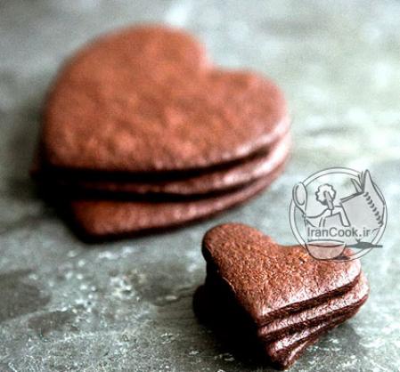 Photo: آموزش تهیه ی بیسکوییت قلبی شکلاتی