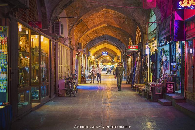 نمایی از بازار از همه رنگ میدان نقش جهان اصفهان