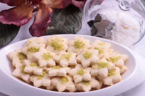 آموزش تهیه شیرینی نارگیلی با آرد برای ایام عید نوروز