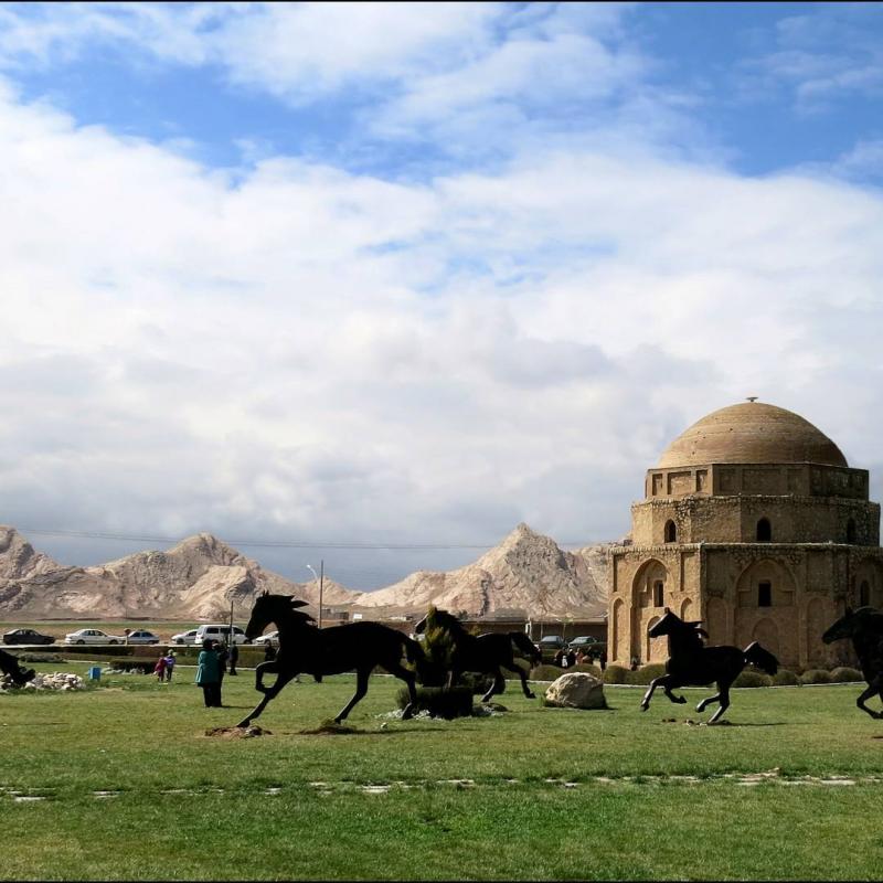 نمای بیرونی گنبد جبلیه ، کرمان