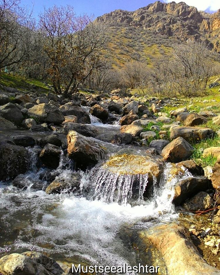 عکس از رود دامنه رشته کوه گرین در الشتر ، لرستان
