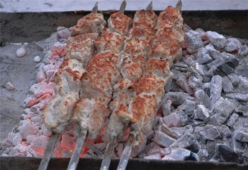 Kebab kenje lari ( Kenje lari barbeque)