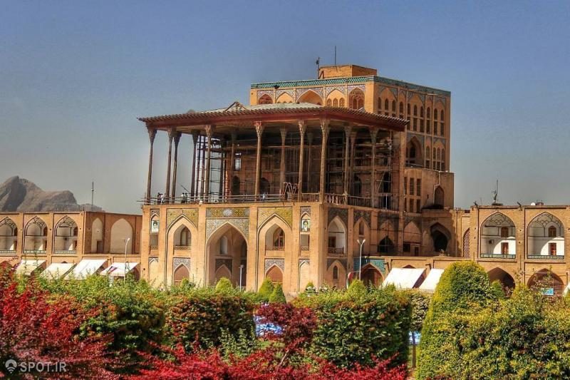 Photo: Ali qapu palace in isfahan