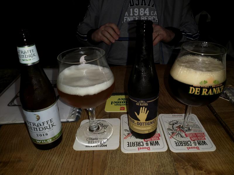 Beer degustation in 't Brugs Beertje in Brugge / Bruges