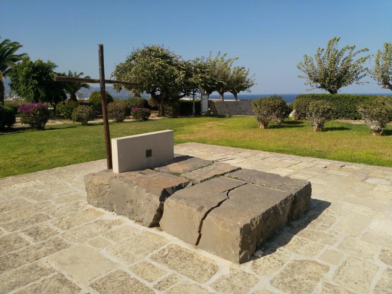 Grave of Nikos Kazantsakis on Heraklion walls, Crete