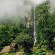 نمای بسیار زیبای آبشار لاتون