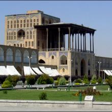 عکس کاخ عالی قاپو در میدان نقش جهان اصفهان