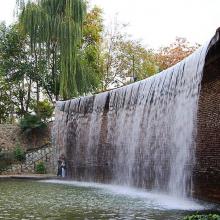 image of عکس از آبشار زیبا در باغ گلها ، کرج
