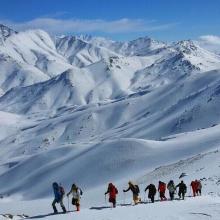 عکس از کوهنوردان در مسیر صعود قله ی کرکس ، همدان