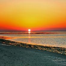 image of عکس زیبا از طلوع خورشید،ساحل جزیره ی کیش