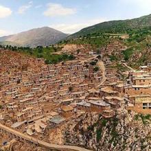 عکسی از روستای پلکانی در دامنه ی کوه ، کرمانشاه